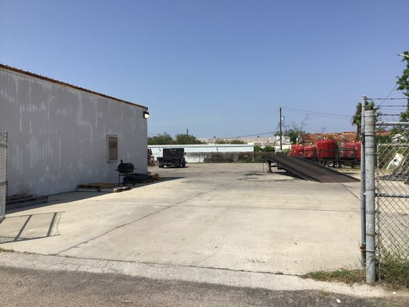 4570 Baldwin Blvd, Corpus Christi, TX 78408